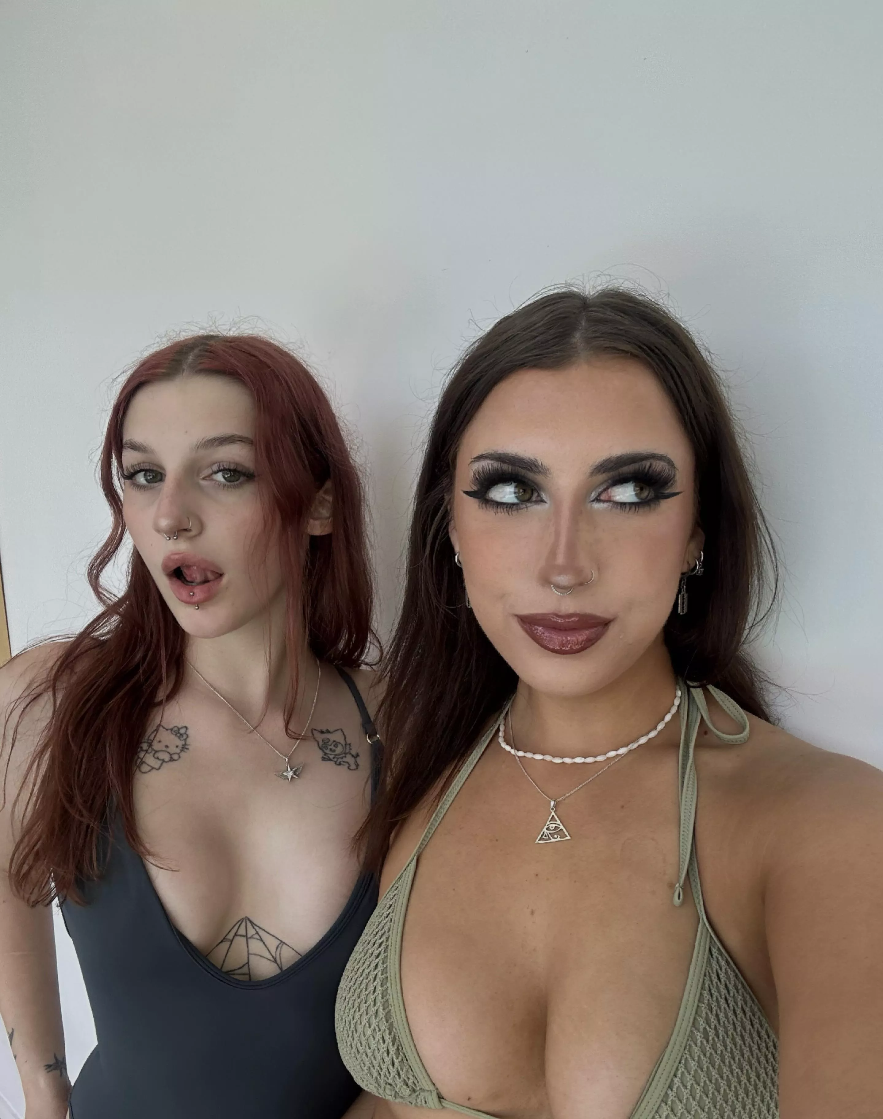 left or right? are we boner material? x posted by ffreyareyy