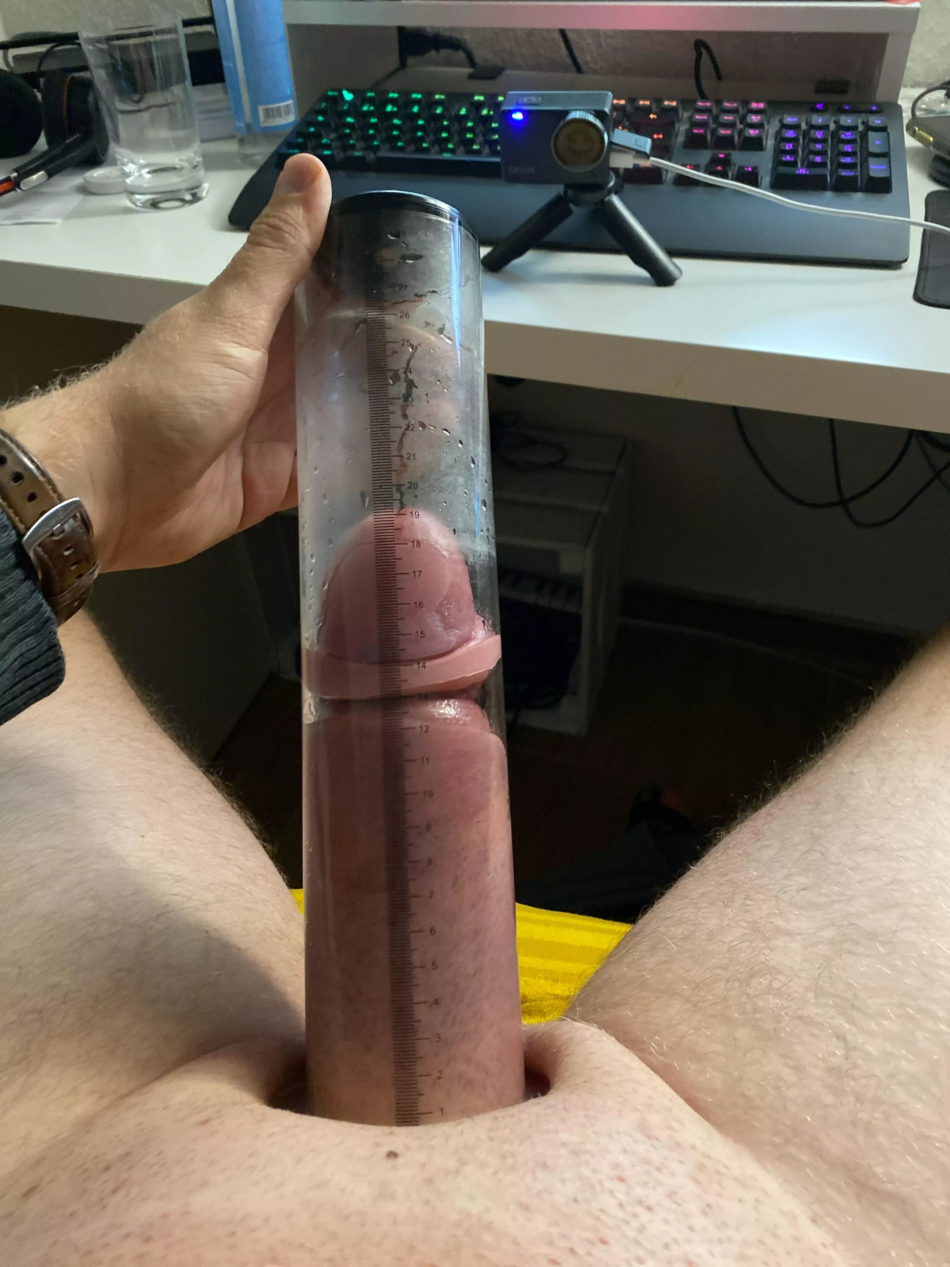 Live on cam with my 2.25“ posted by smo0thiePumps