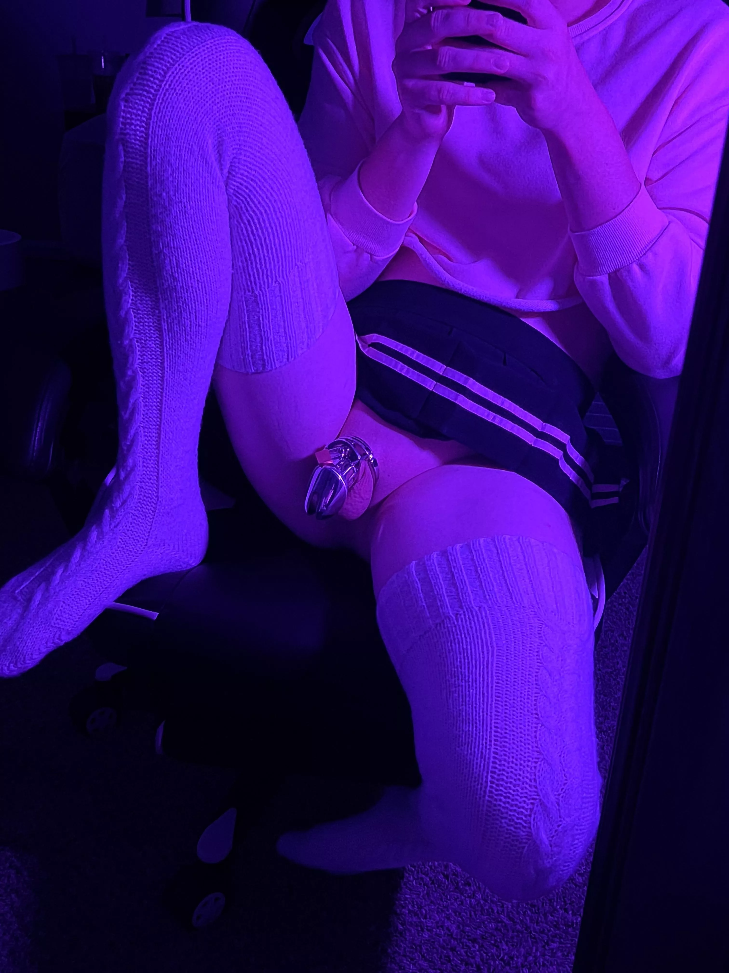 This cage is too big 😣 posted by FemNicki