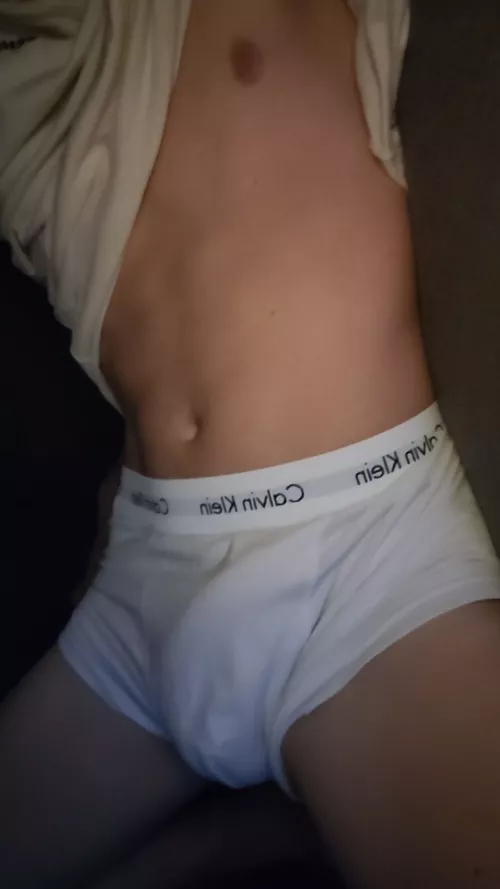 18 fit looking for someone fit under 22. Add hotboyy2004 on Snapchat by Hottieei