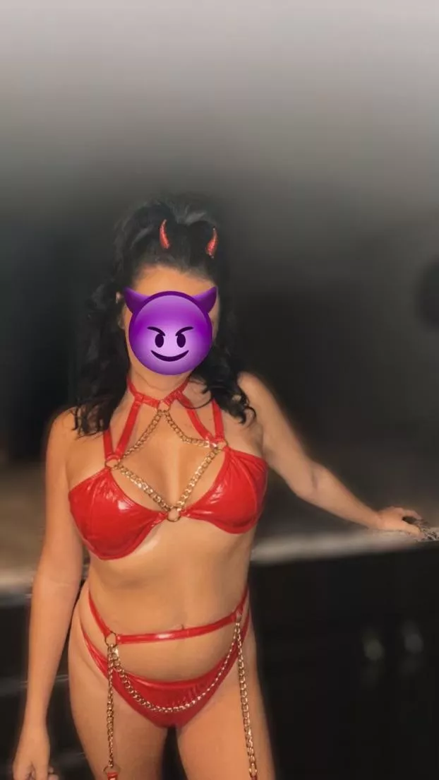 4'11 36DDD posted by HotMilfCouple4fun