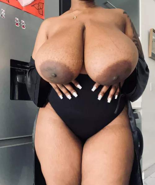 Big enough for you? by watermelonshakeXx