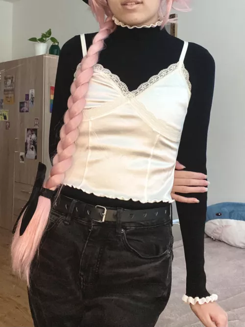 describe me with one word (´∀｀) by astolfo__69