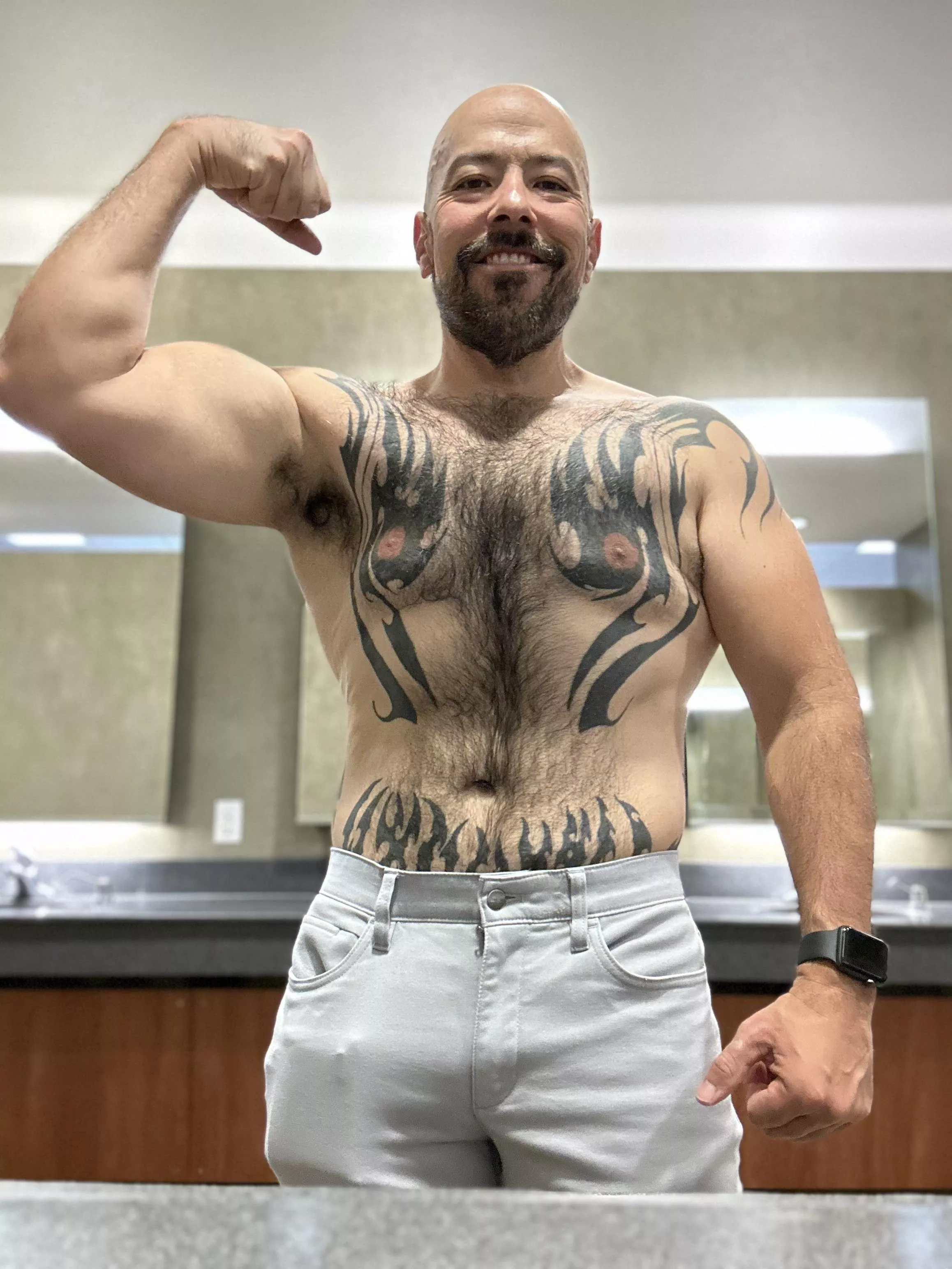 Hairy and flexing posted by DietCokeGymDonuts