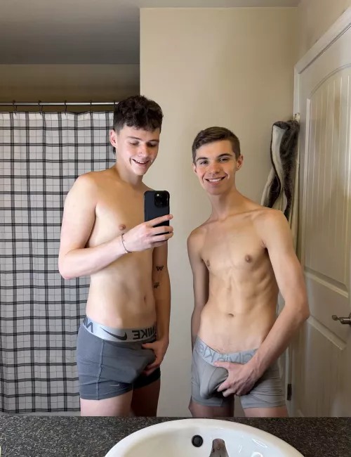 Left or right… take your pick👀 by Brycelongxx