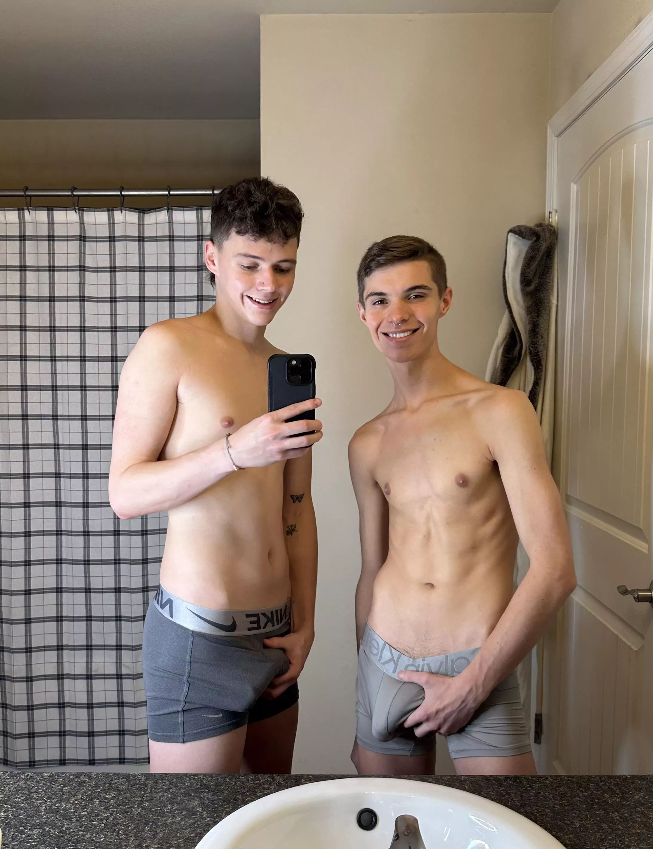 Left or right… take your pick👀 posted by Brycelongxx