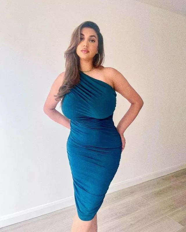 Nice dress posted by TheBookOfBoobaFett