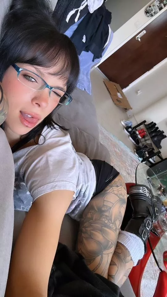 Sex always with glasses on posted by Nancy_VO