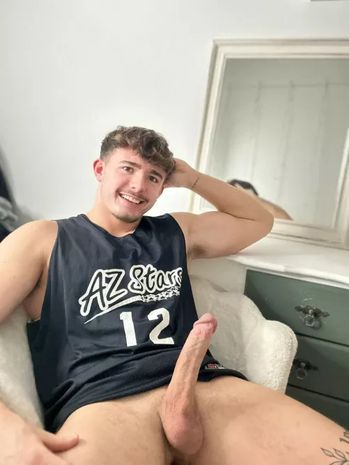 Would you let a 6ft giant breed you?? by miserablythirstyst