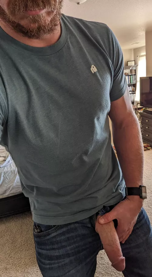 [38] Fuck Tinder. Here's my profile pic....you swiping right on a hung dad? by ColoradoNative112