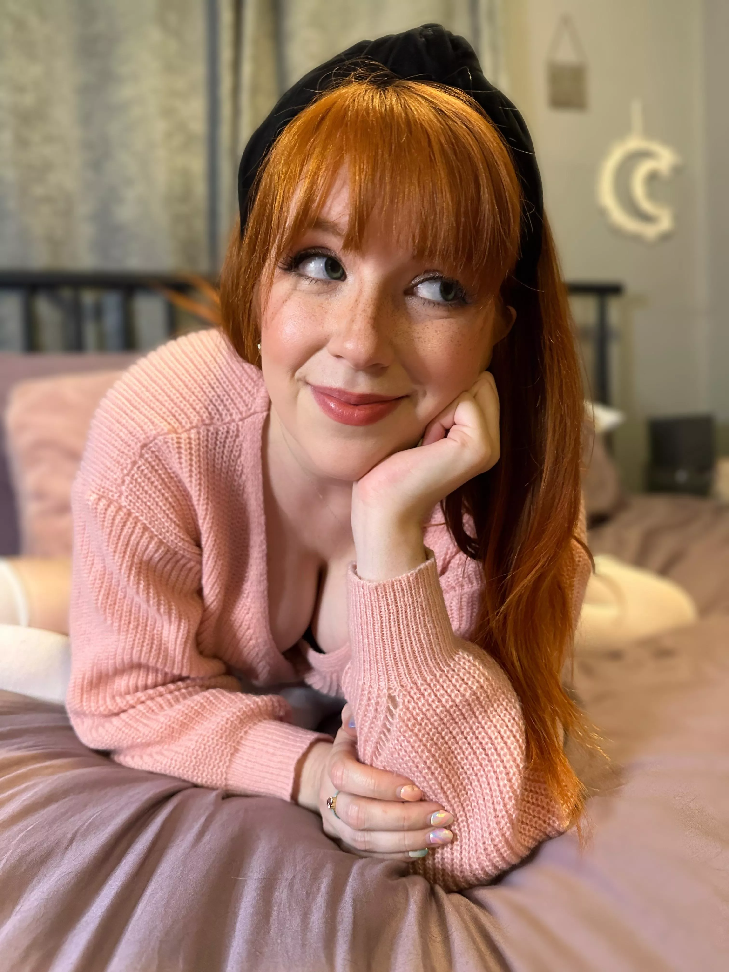 Braless sweater weather is the best weather! posted by snildeep