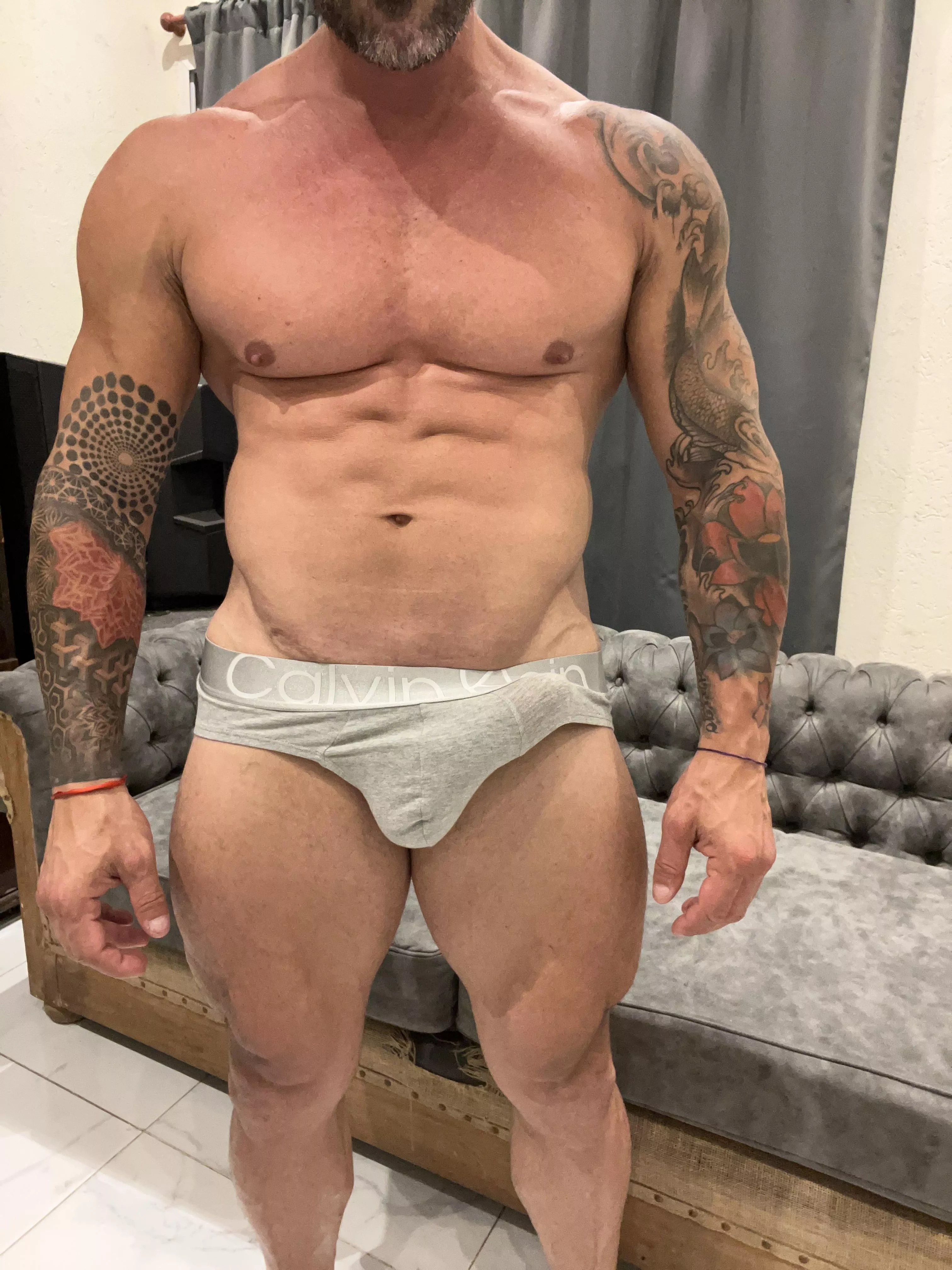 Calvin K🍆n posted by descosudajh