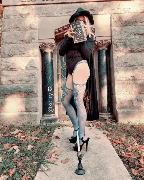 do you really want to know if I'm a good witch or a bad witch by xo_ryker