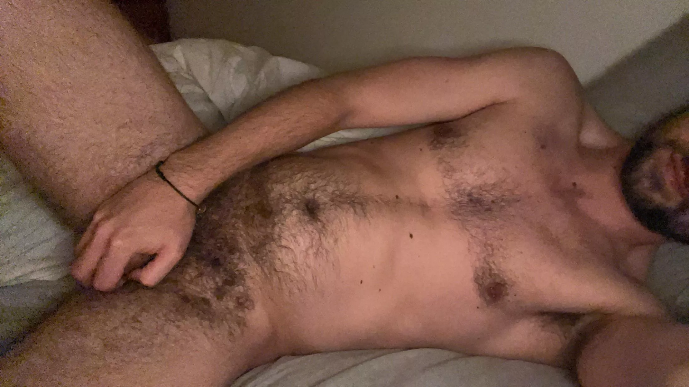 Embracing my hairiness 🦦 posted by _ggsyd