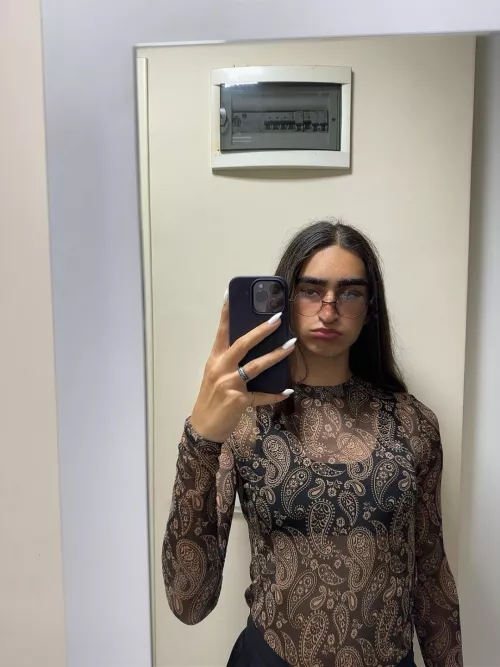 first time posting a pic im so shyy🤭 by Next_Menu6685