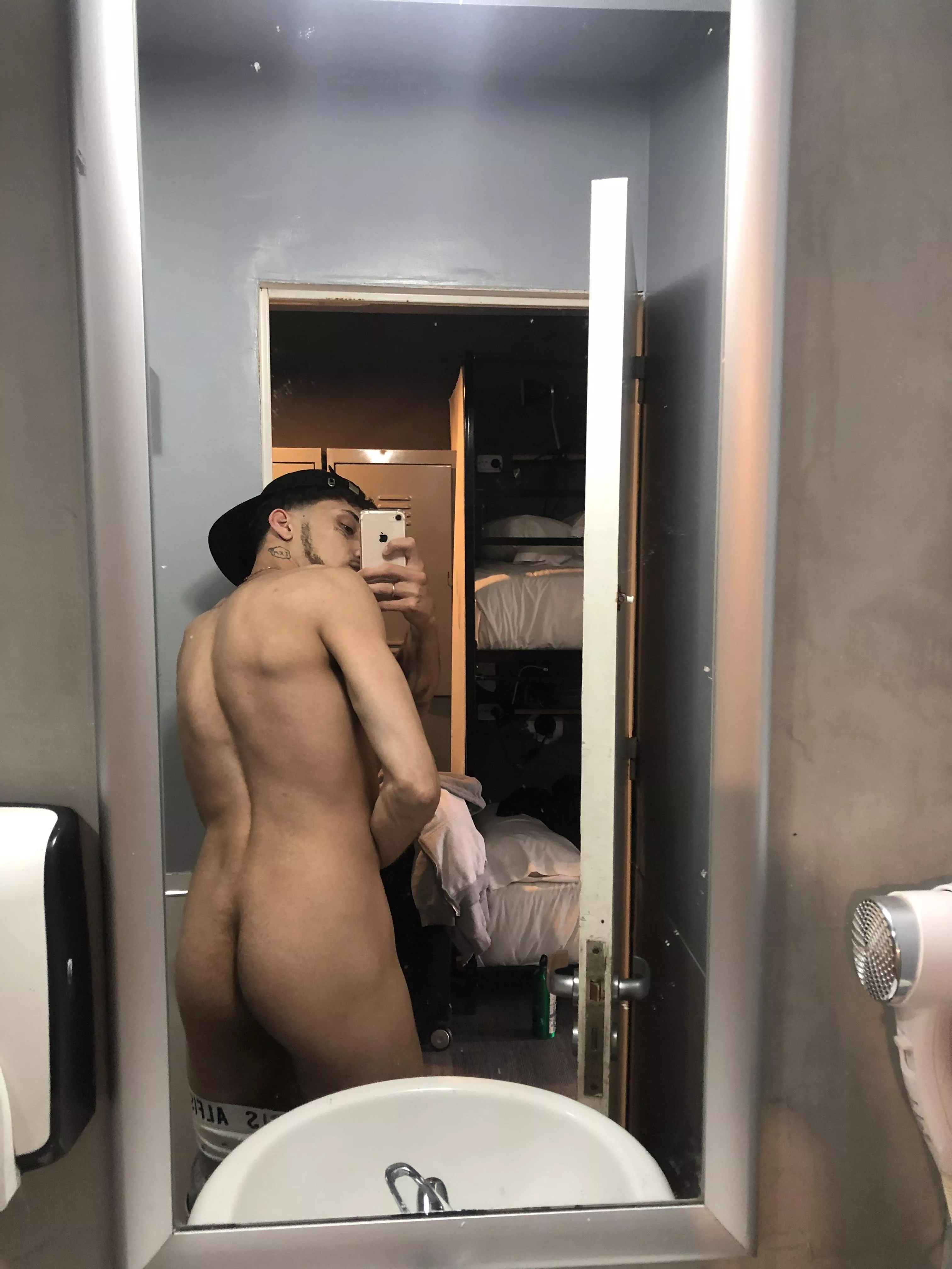 Fuck or pass? posted by fardamn