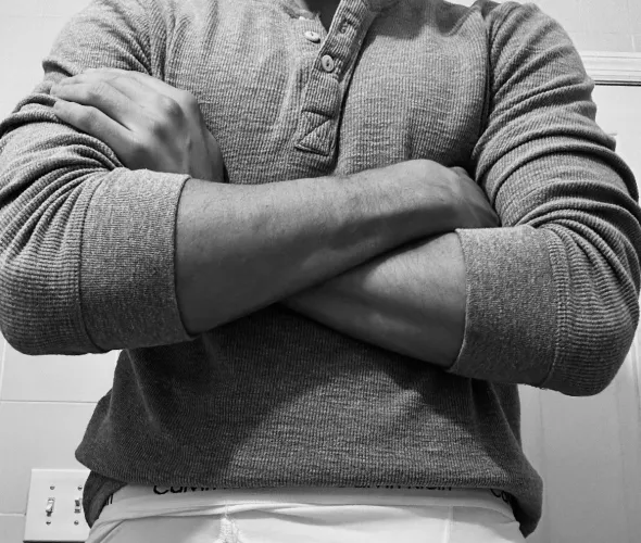 How does Reddit feel about a 28-year old hung single daddy? by cozylongsleeves