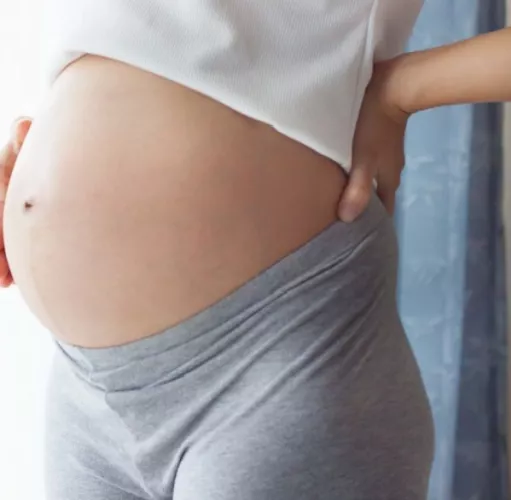 I am a pregnant woman full of love by jenifer_790