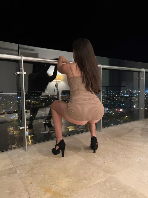 I like to stretch my hips before going out 😇 (18f 5’1) by interesting_emery1