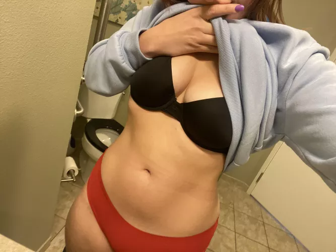 i love this color combo, so classic by Dangerous-Nerve5910