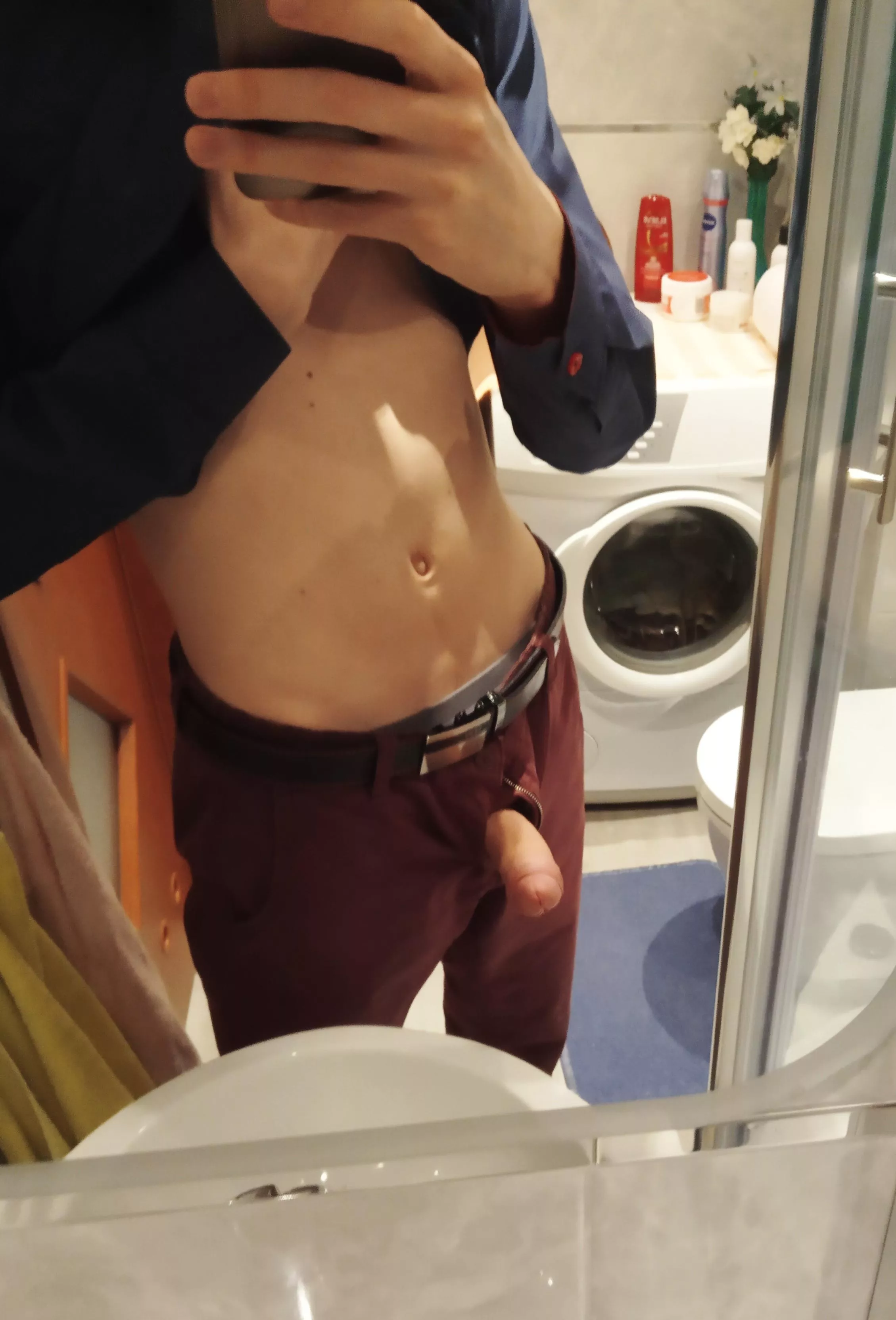 I'm drunk and horny at a house party rn 🥴😈 posted by Bi8Mate