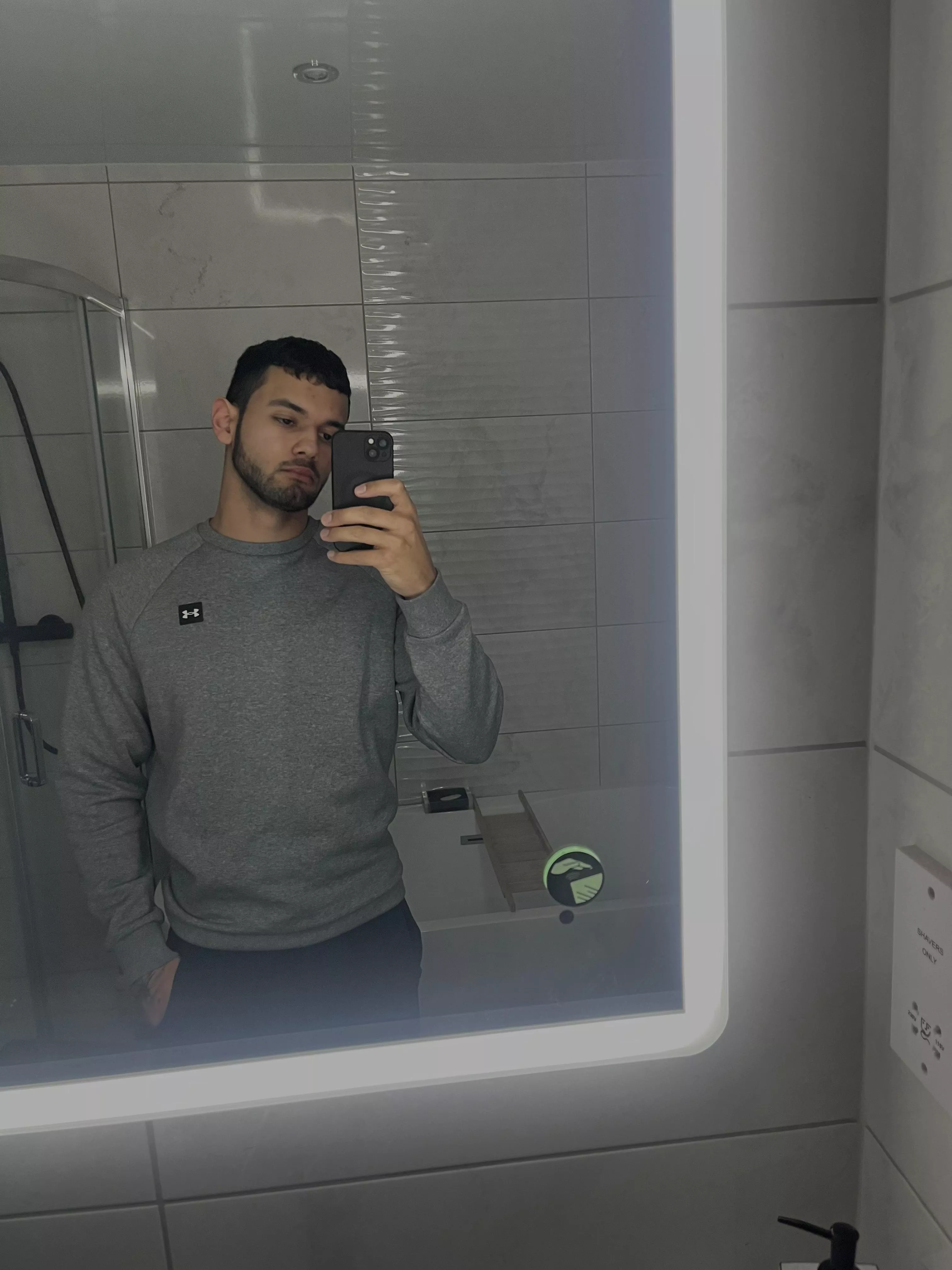 Is grey my colour ? posted by Henderson_98