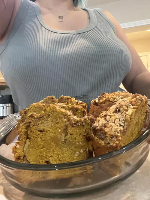 I’ve got some sweets for my sweetie by gemmacactus