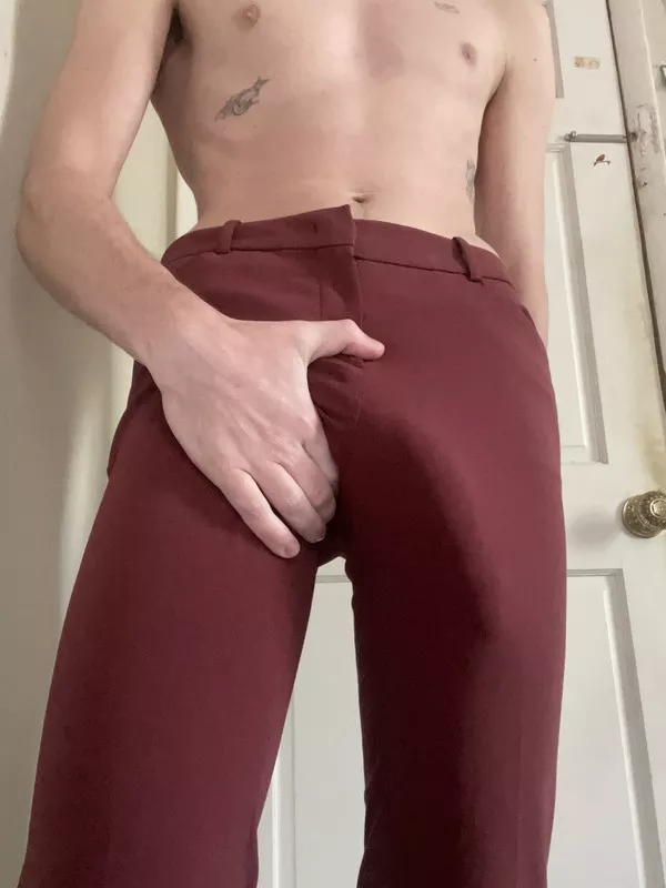 New pants, who dis? posted by RecurrentBenzene