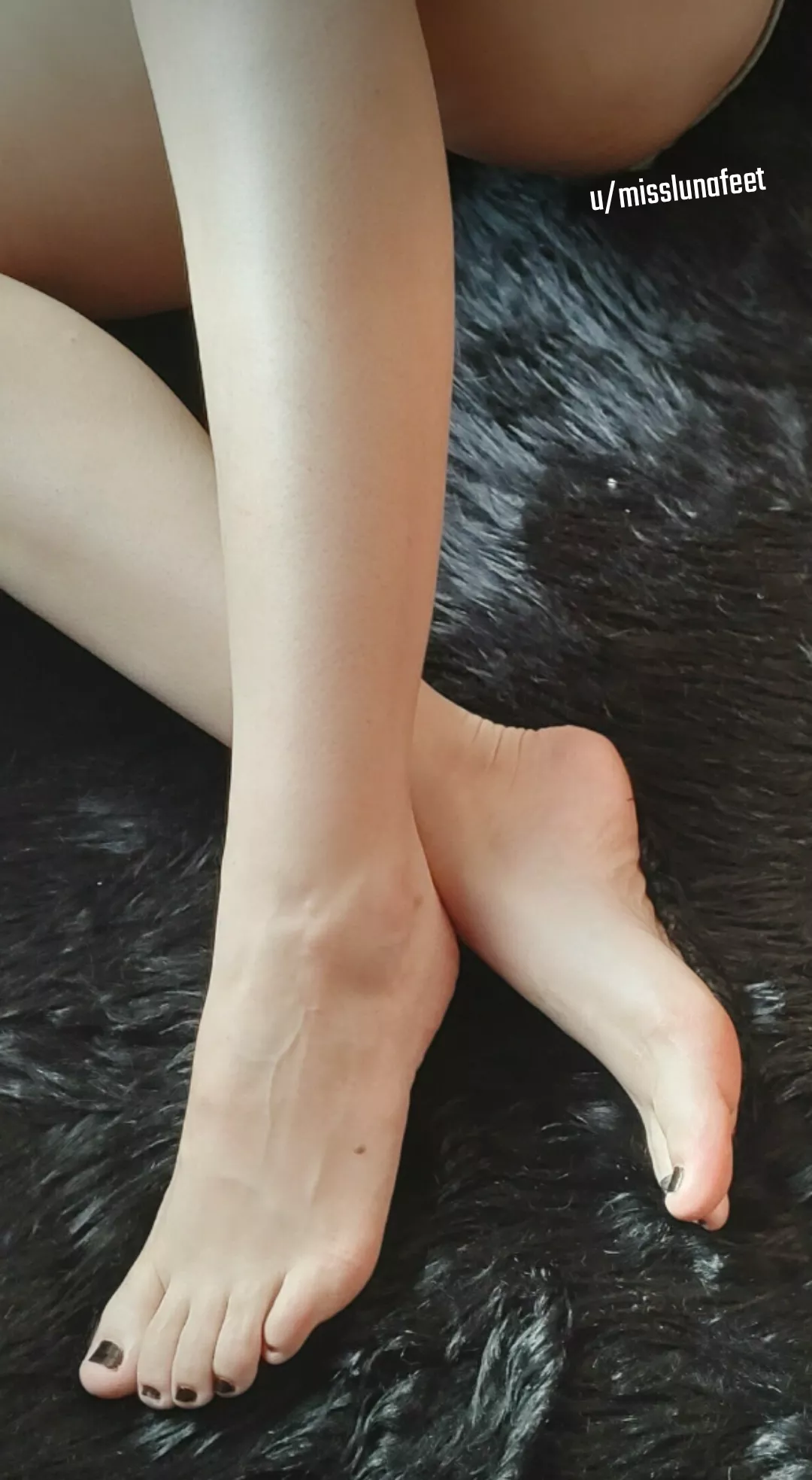 Pale goth feet posted by prettyfeetraven