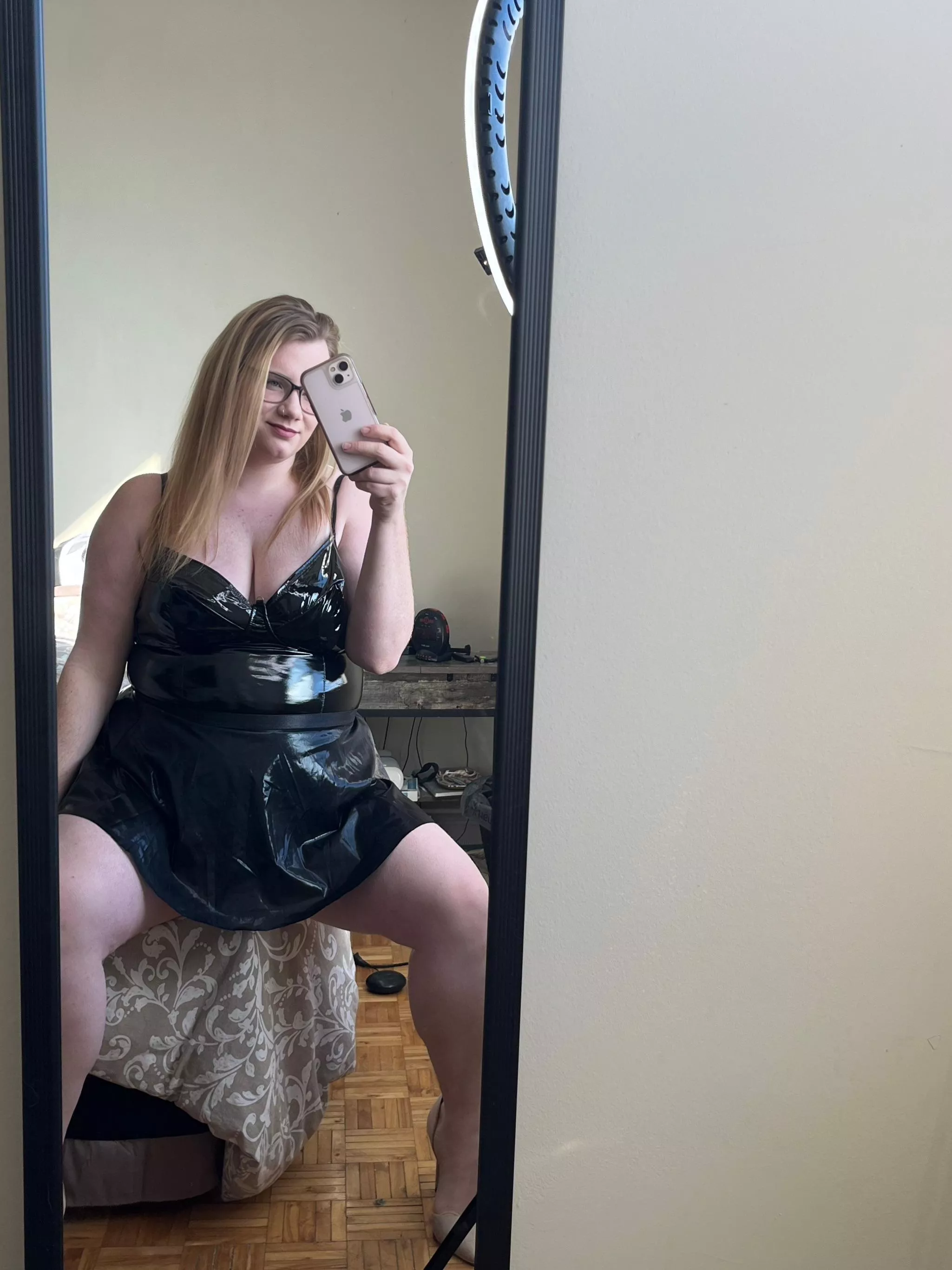 Say Hi if you prefer the weekend over the workweek 😉 posted by Lauraleslie