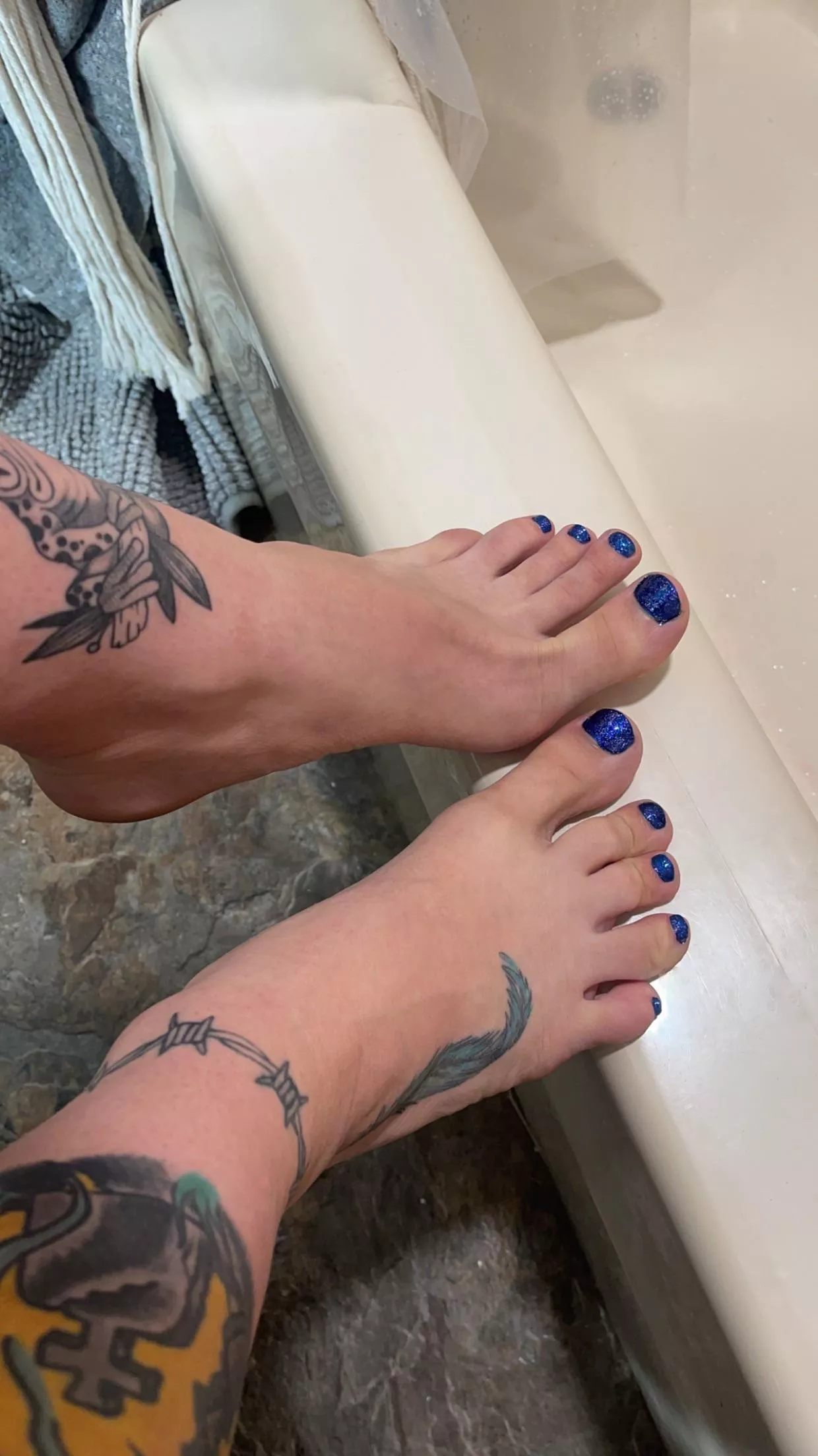 Sexy new blue toe polish😉💙 posted by dangerouschicken54