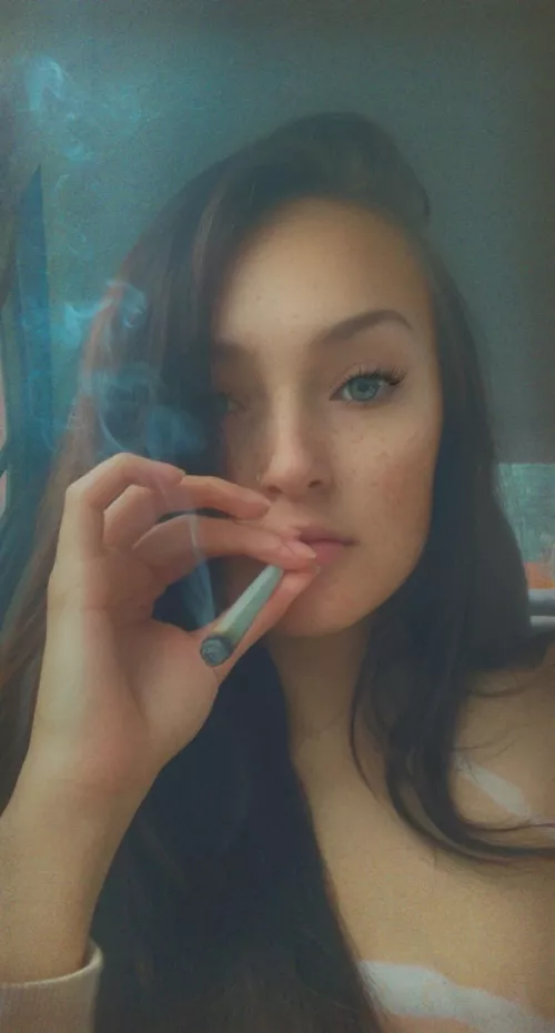 Time for a smoke break by prettylittlepenny