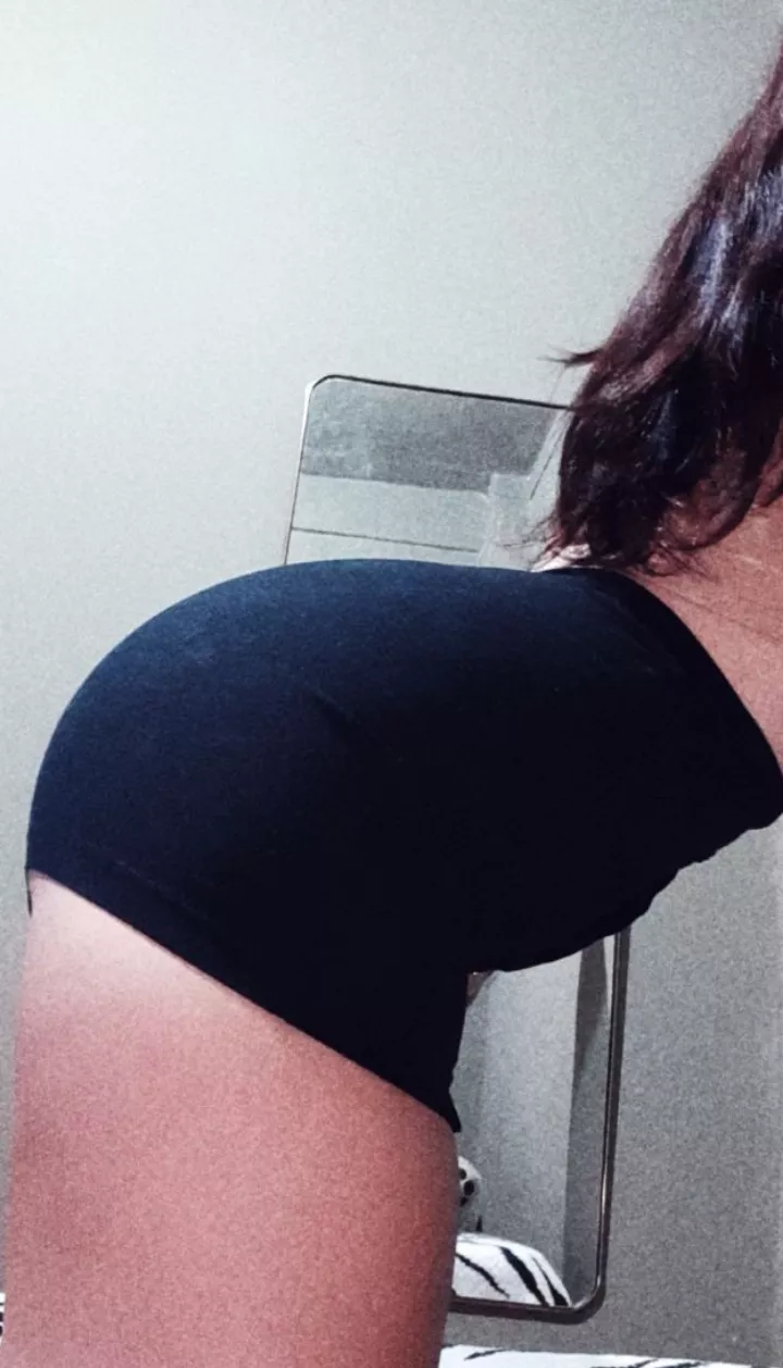 What comes to mind? posted by Elegant-Revolution94