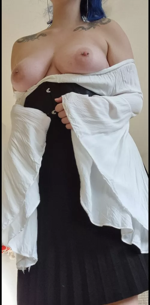 Who wants to breed this young maiden? by felidaya