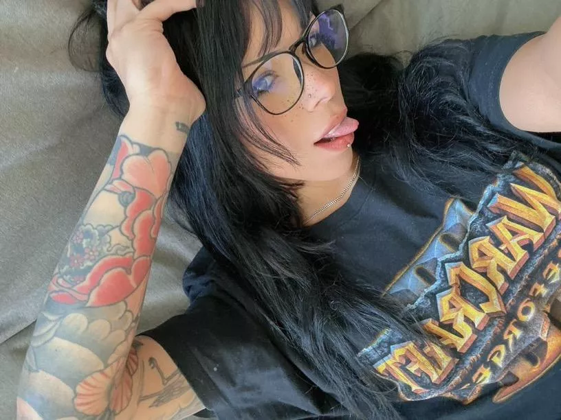 You can make everything sexier with glasses! posted by Nancy_VO