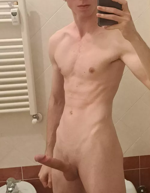 Am I cute? (DMs open) by WeepingEidolon