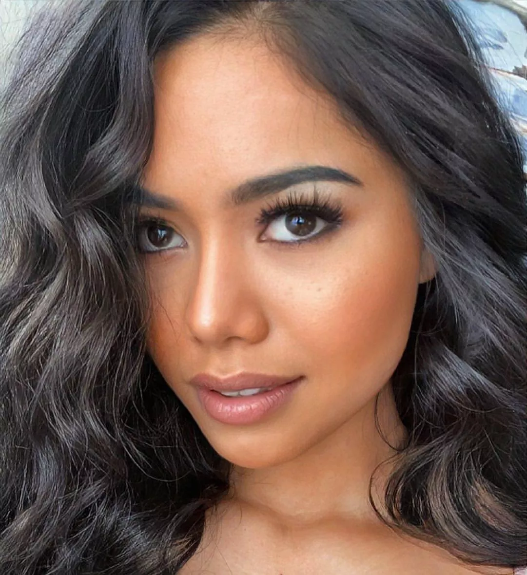 Avarina Thongdee posted by HonestRunner