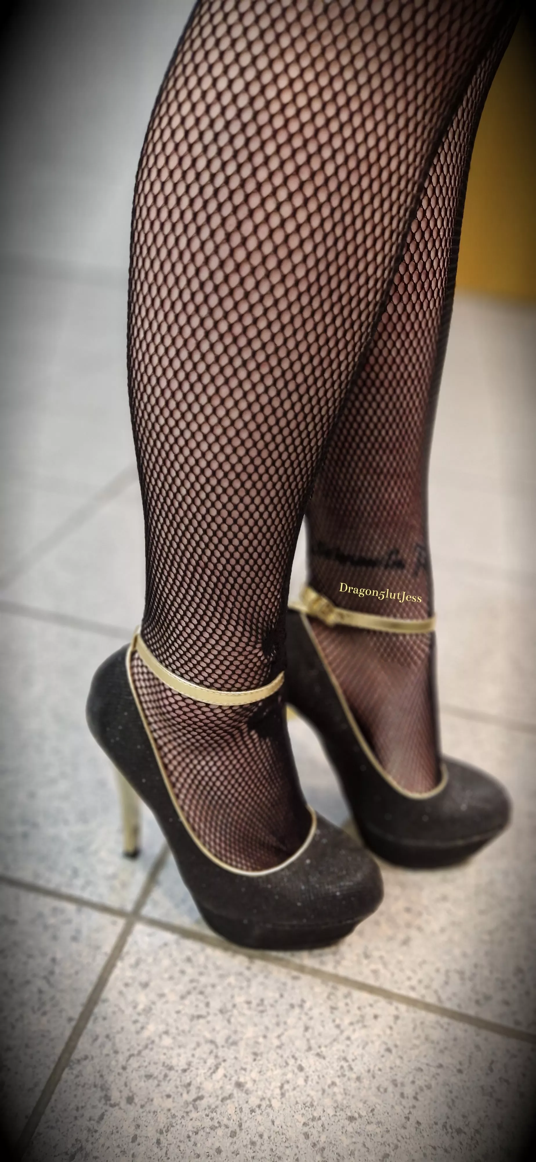 Black stockings go so well with these gorgeous heels posted by JustJessiicca22