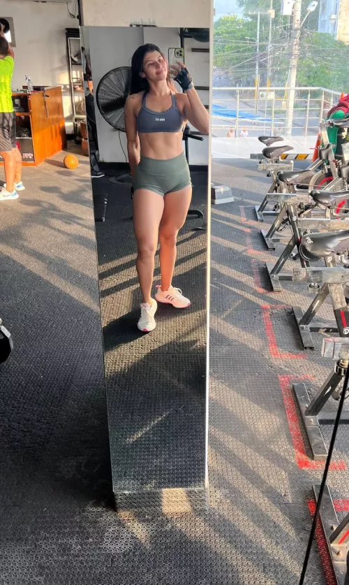 Flexing my muscles and my selfie skills by cheeksyads