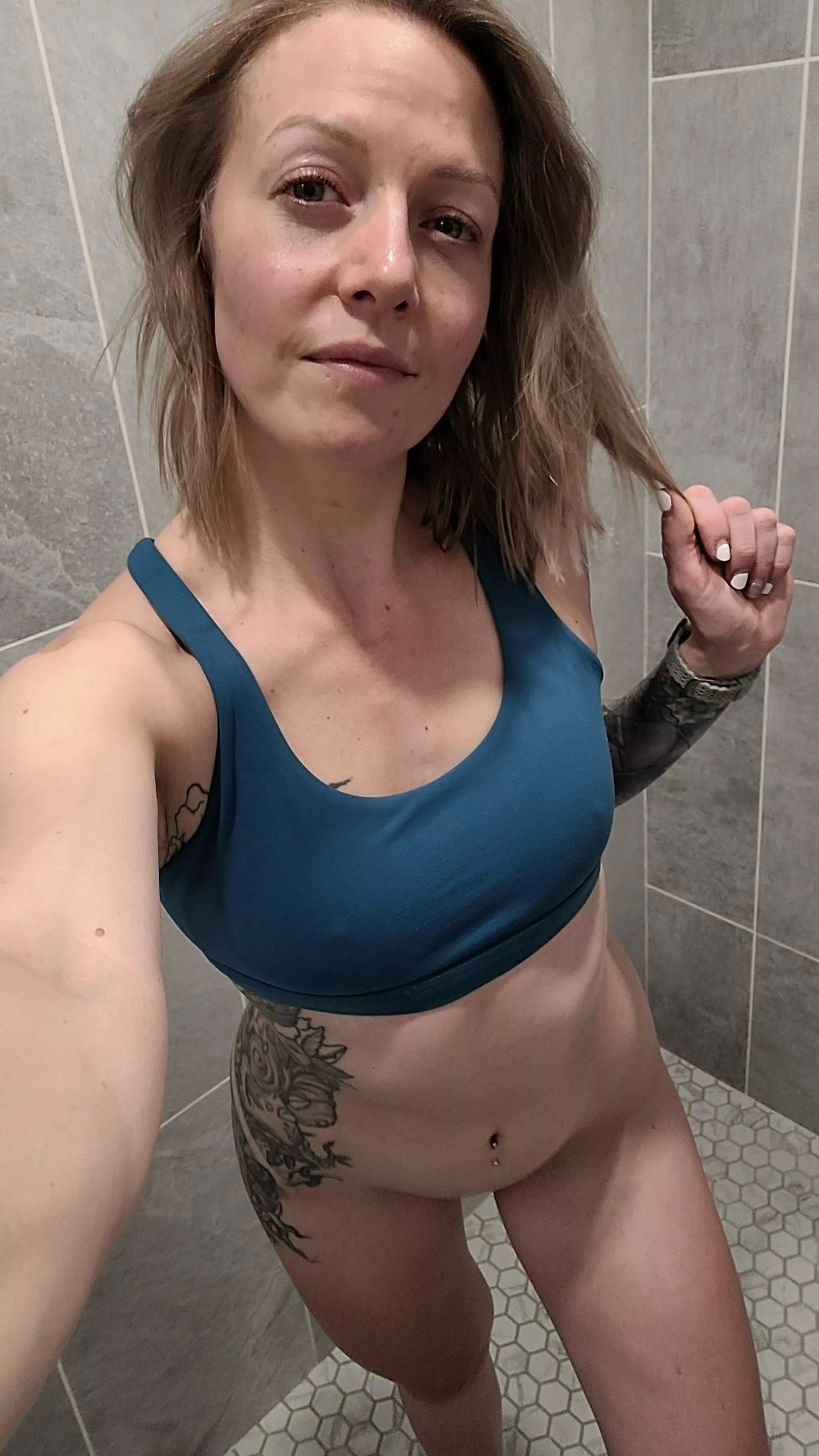 Getting naked in the gym shower posted by summersparkle86