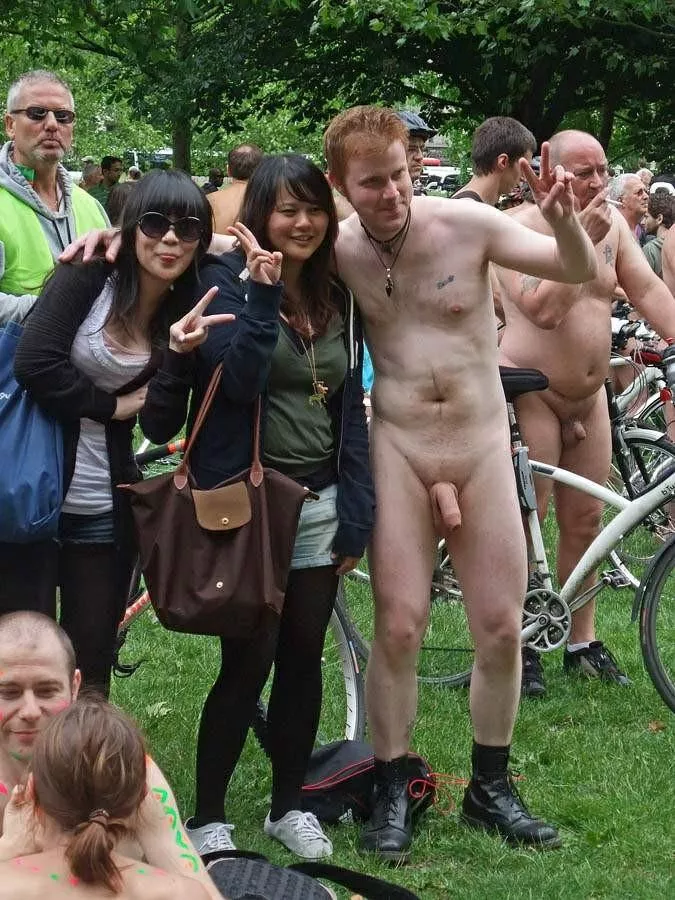 Happy CFNM days! posted by Happy-Hour-24-7