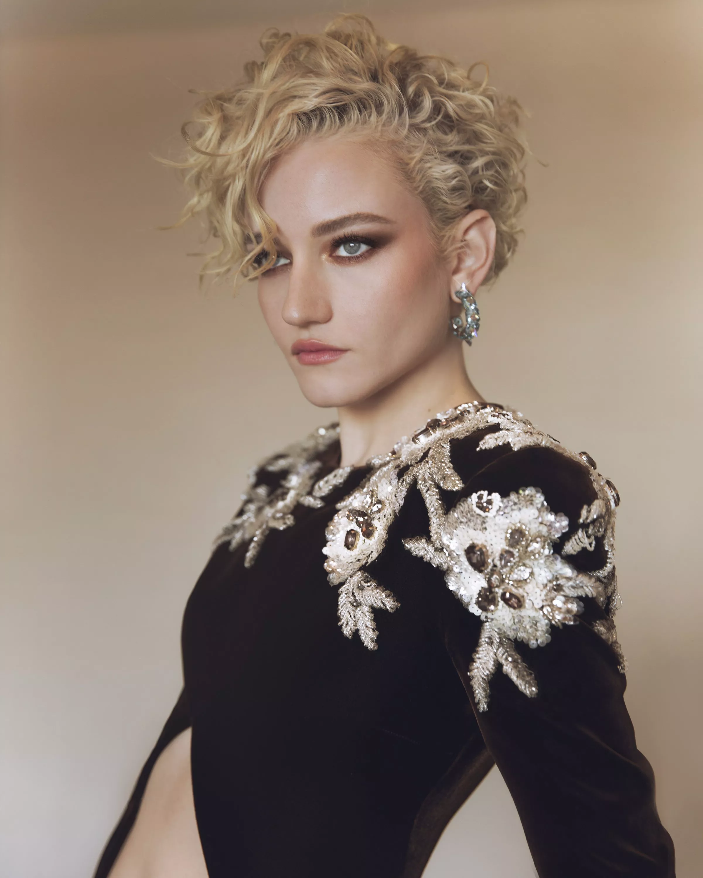 Julia Garner posted by rottensoapdish