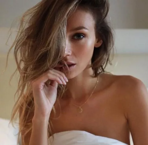 Mia Bell - IG by HWKD65