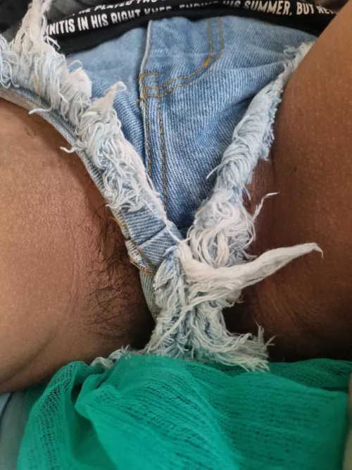 My bus[h] is uncontrollable by wellChewedPencil