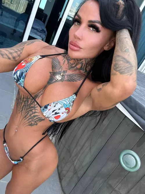 Not huge but enough to turn heads by coedolsz