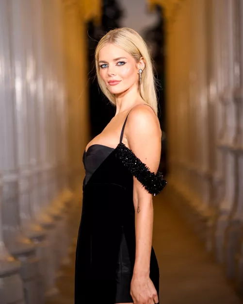 Samara Weaving by High_Mind