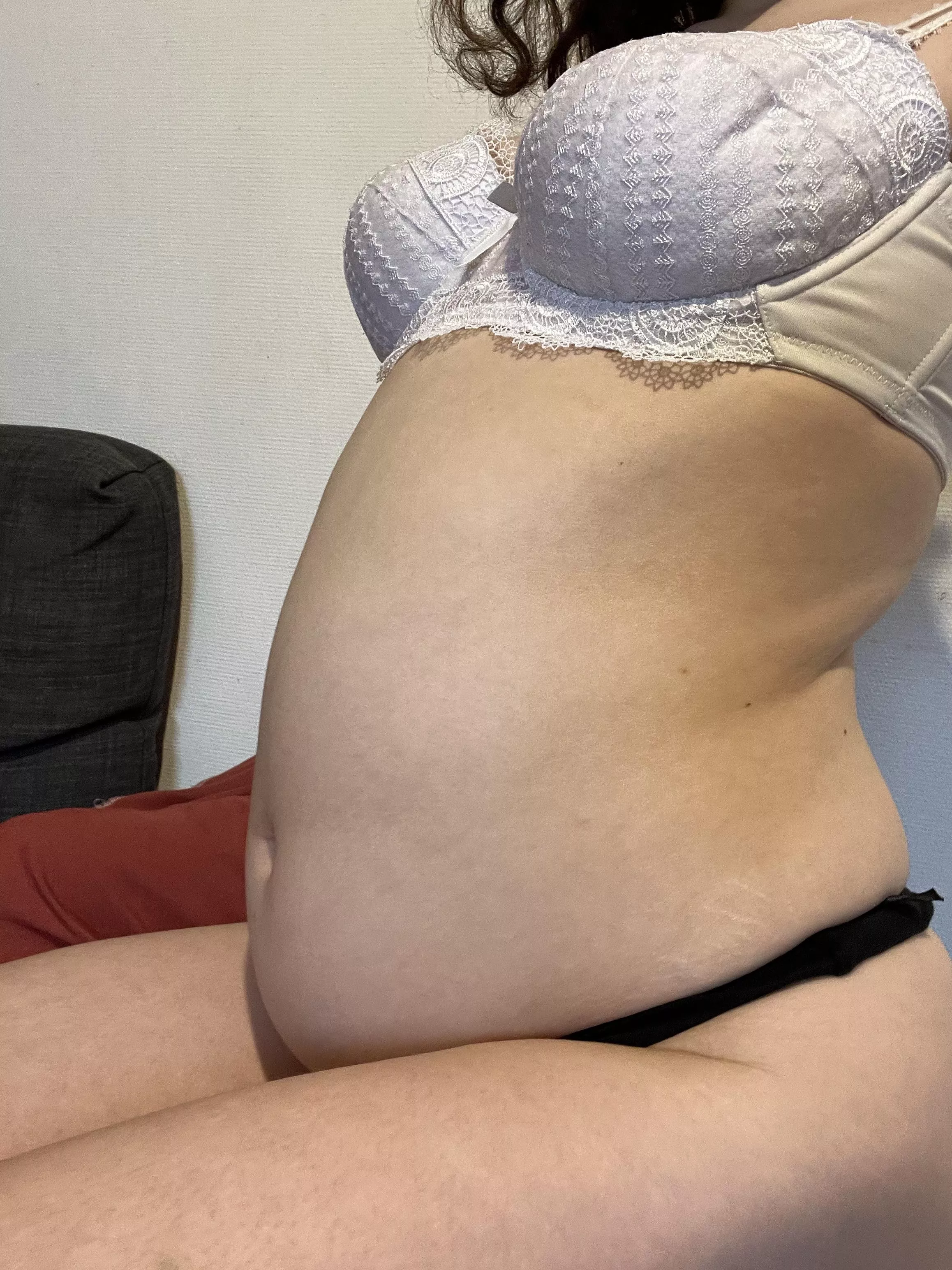 Well stuffed by my mym’s feeders🤰🏻🥵 posted by RosannaParis