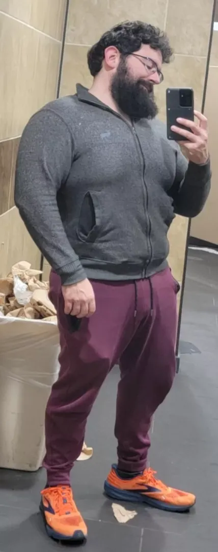 28 years old and delightfully thick posted by Vytelus