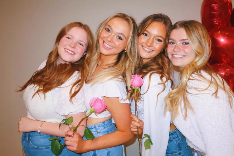 [4] College Smiles by whitetoweltw