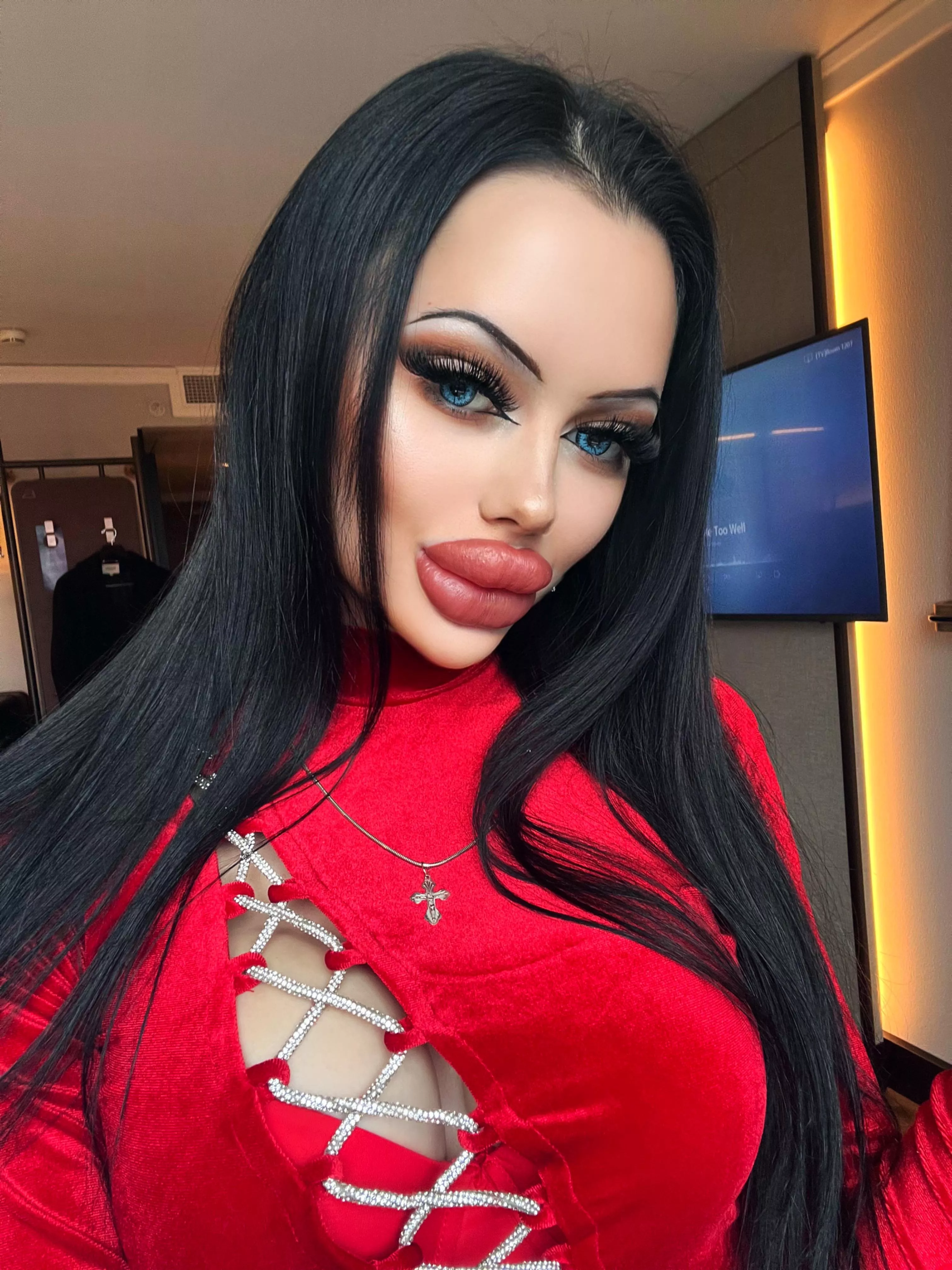 Bimbo doll posted by Fine-Ad2329